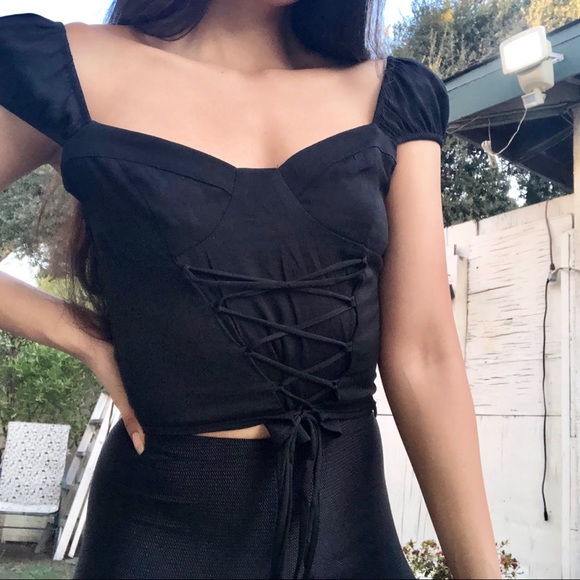 Forever 21 Tops - SOLD ON DEPOP Corset Peasant Bustier Crop Top